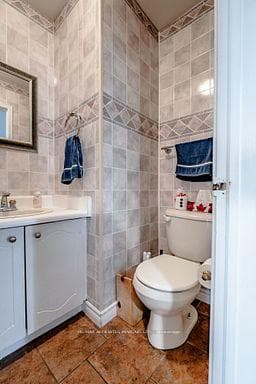 668 Champlain Drive photo 14