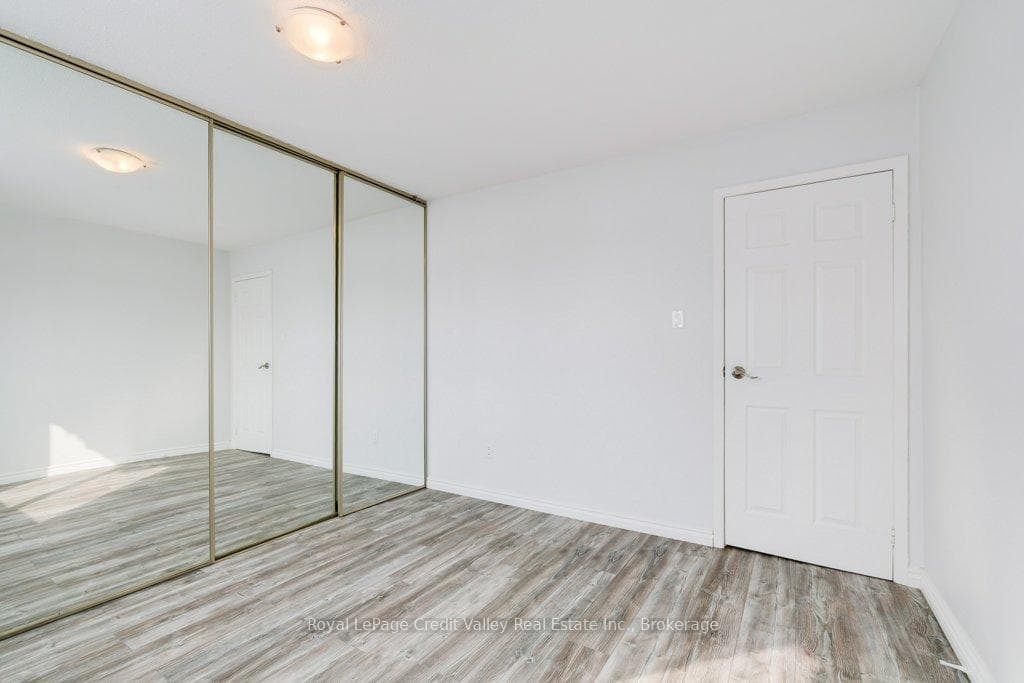376 Hansen Road photo 16