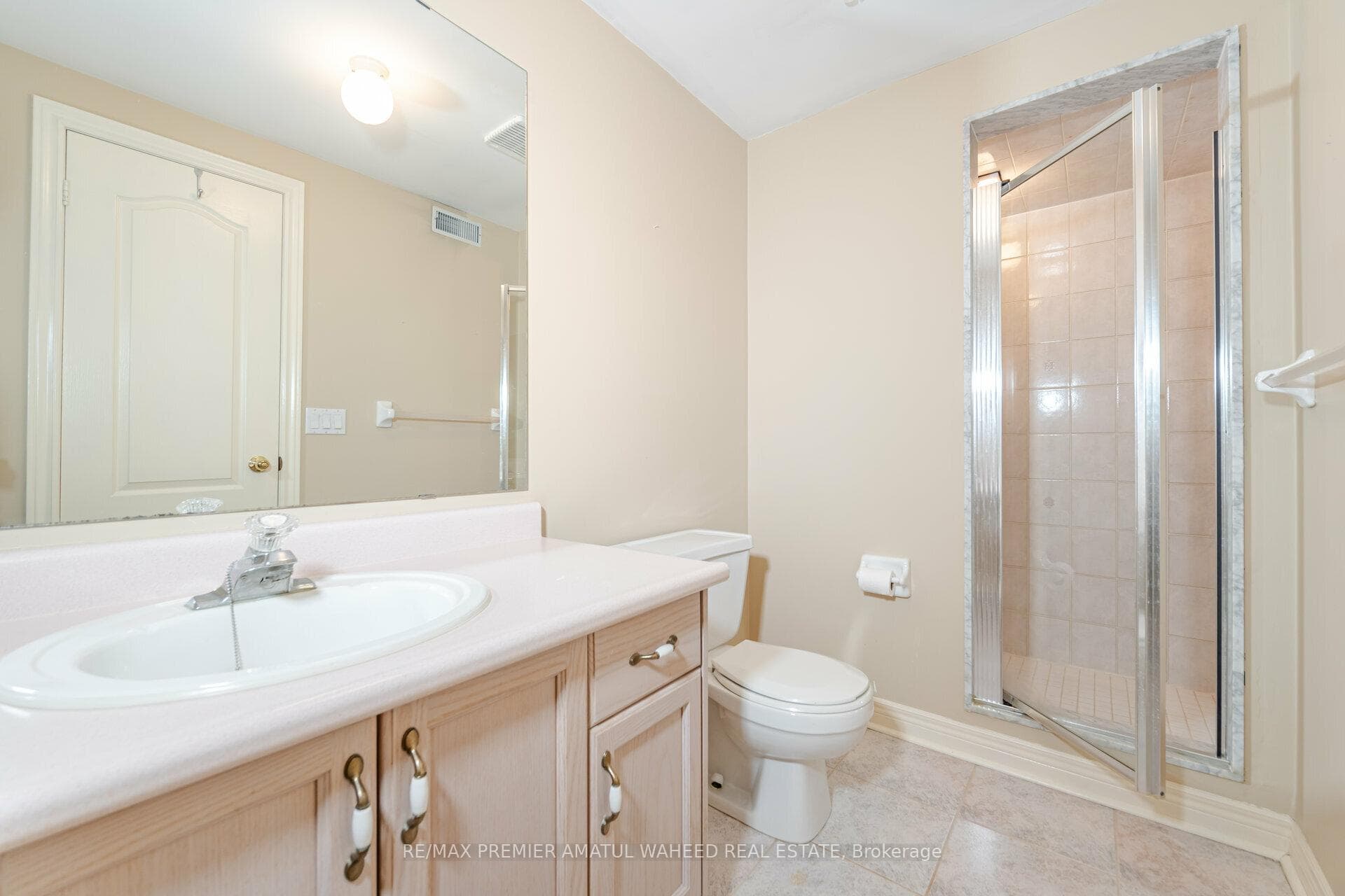 2 Polo Crescent photo 34