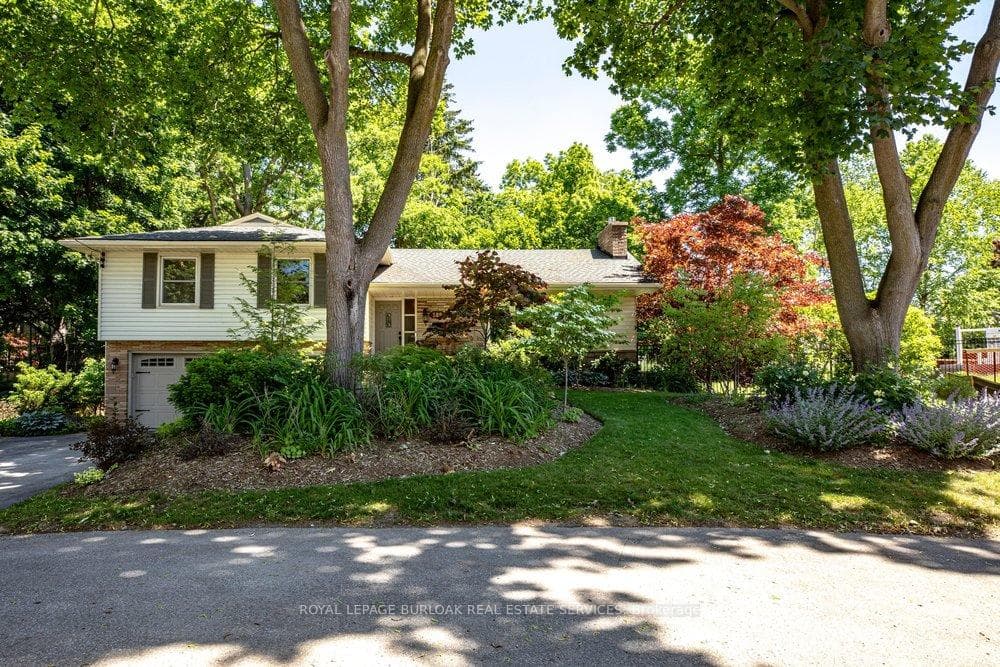 589 Sharalin Court photo 1