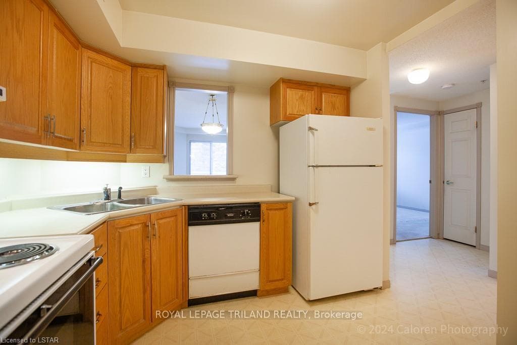 511 Gainsborough Road Unit 304 photo 16