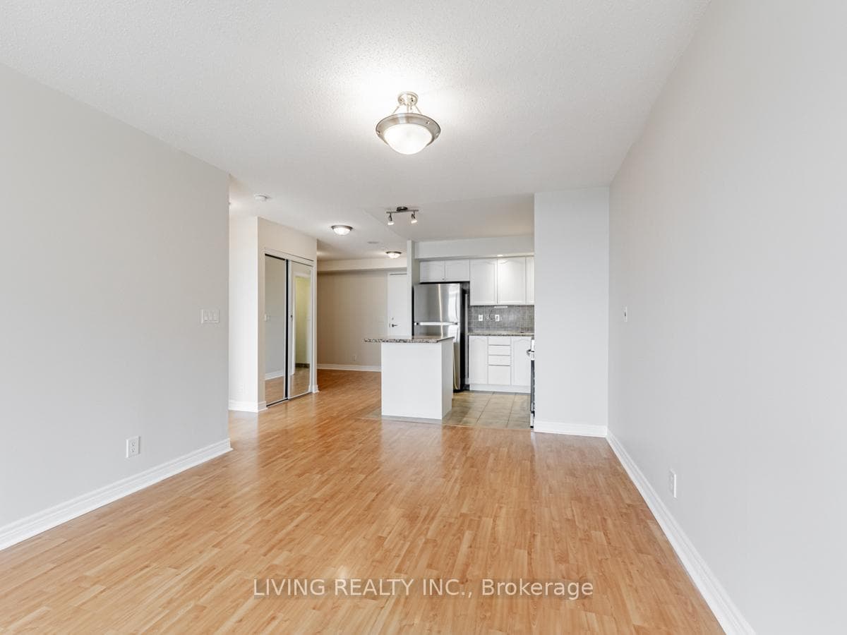 33 Cox Boulevard Unit 707 photo 13