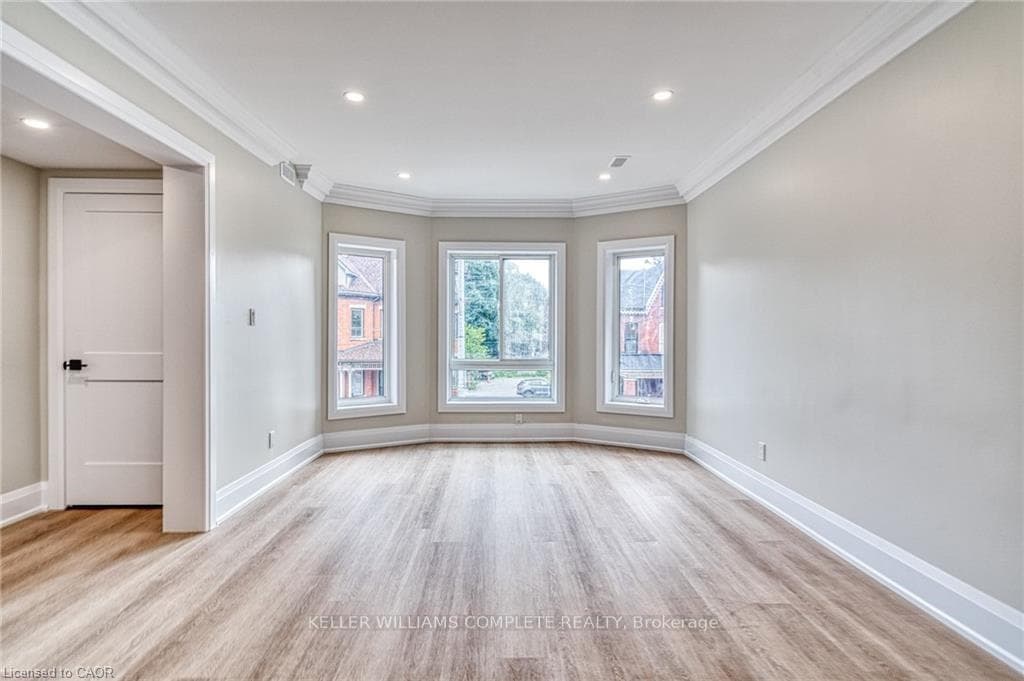 86 Wellington Street Unit 2 photo 9