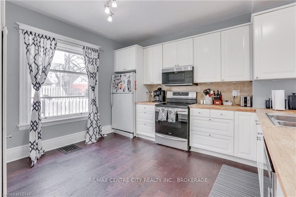 60 MITCHELL Street photo 15