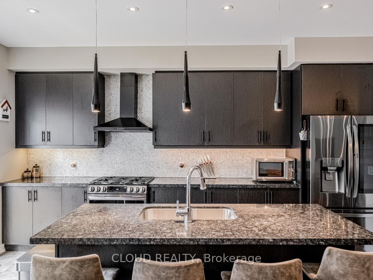 398 Athabasca Common N/A photo 12
