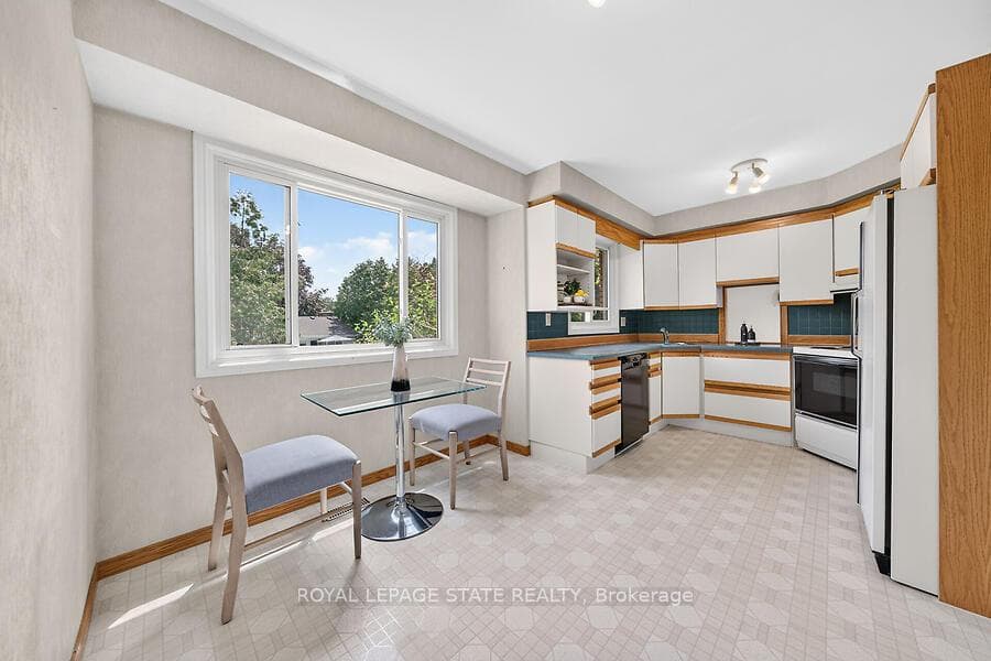 7 Elizabeth Court photo 17