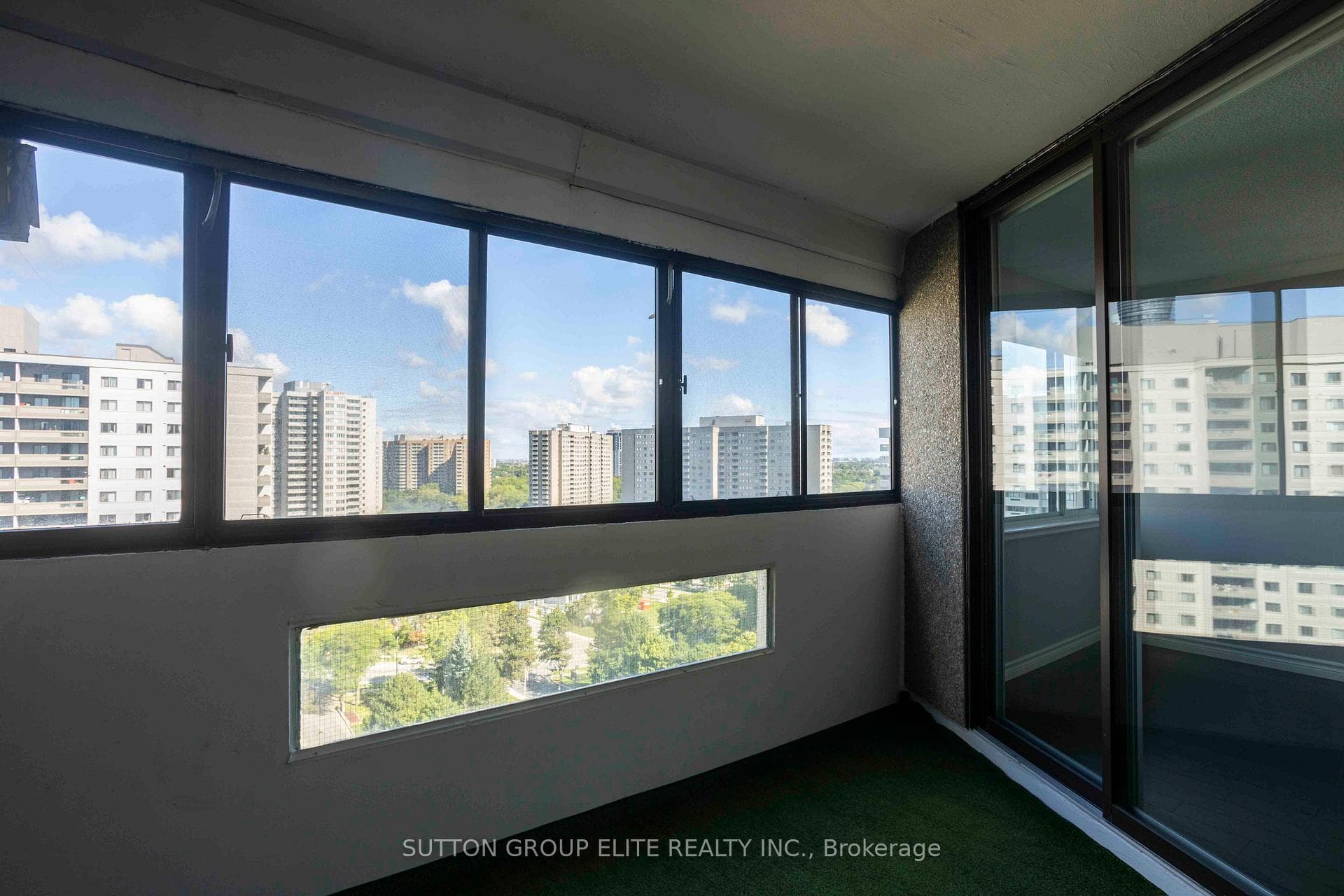 50 Elm Drive Unit 1704 photo 11
