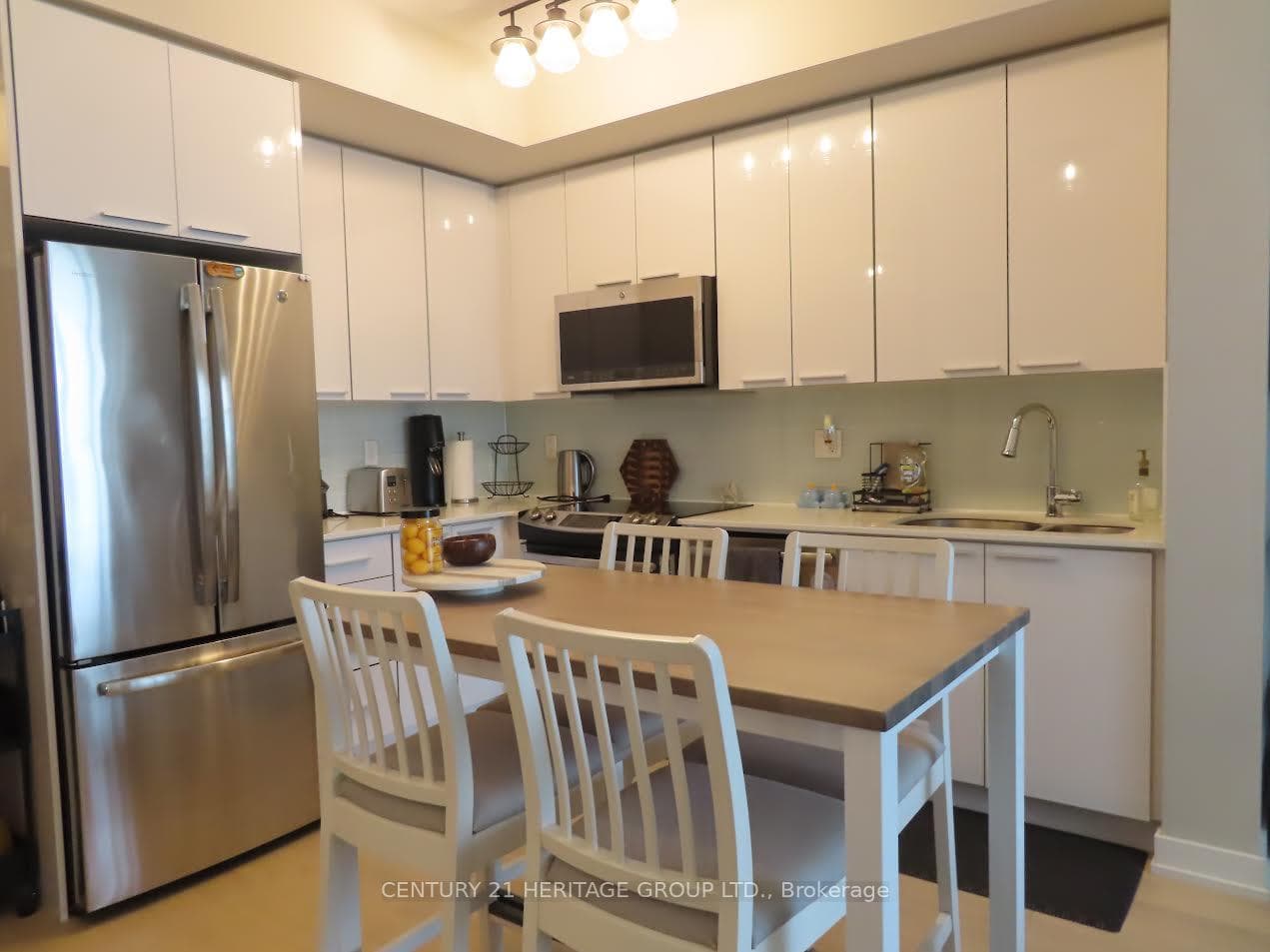 10 Park Lawn Road Unit 516 photo 2