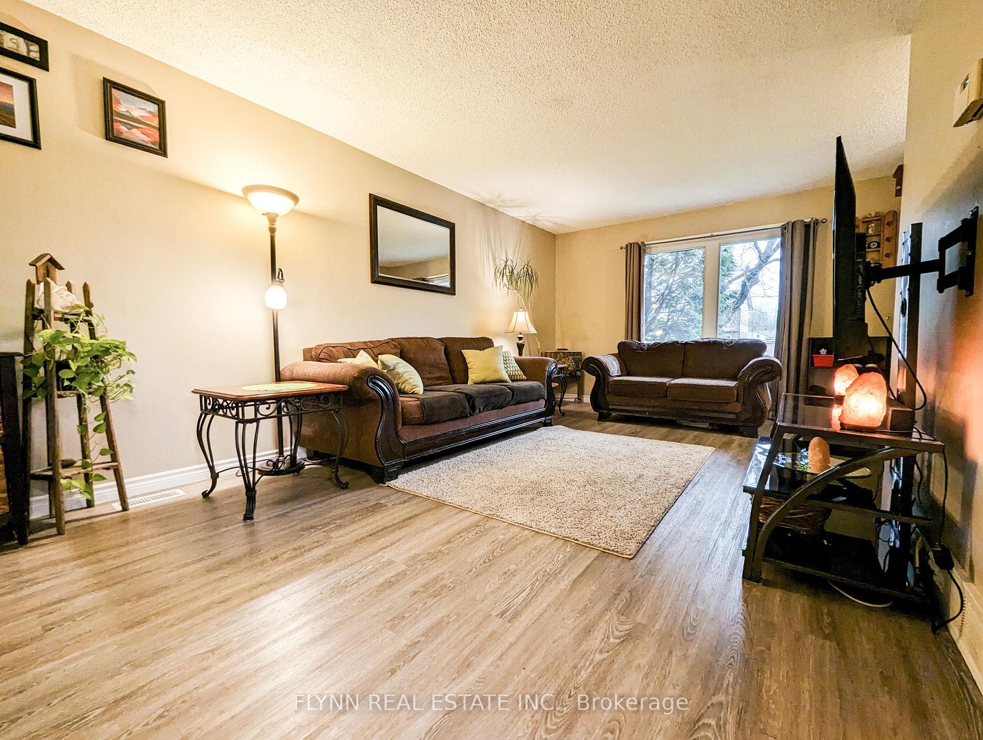 6536 Harmony Avenue photo 5