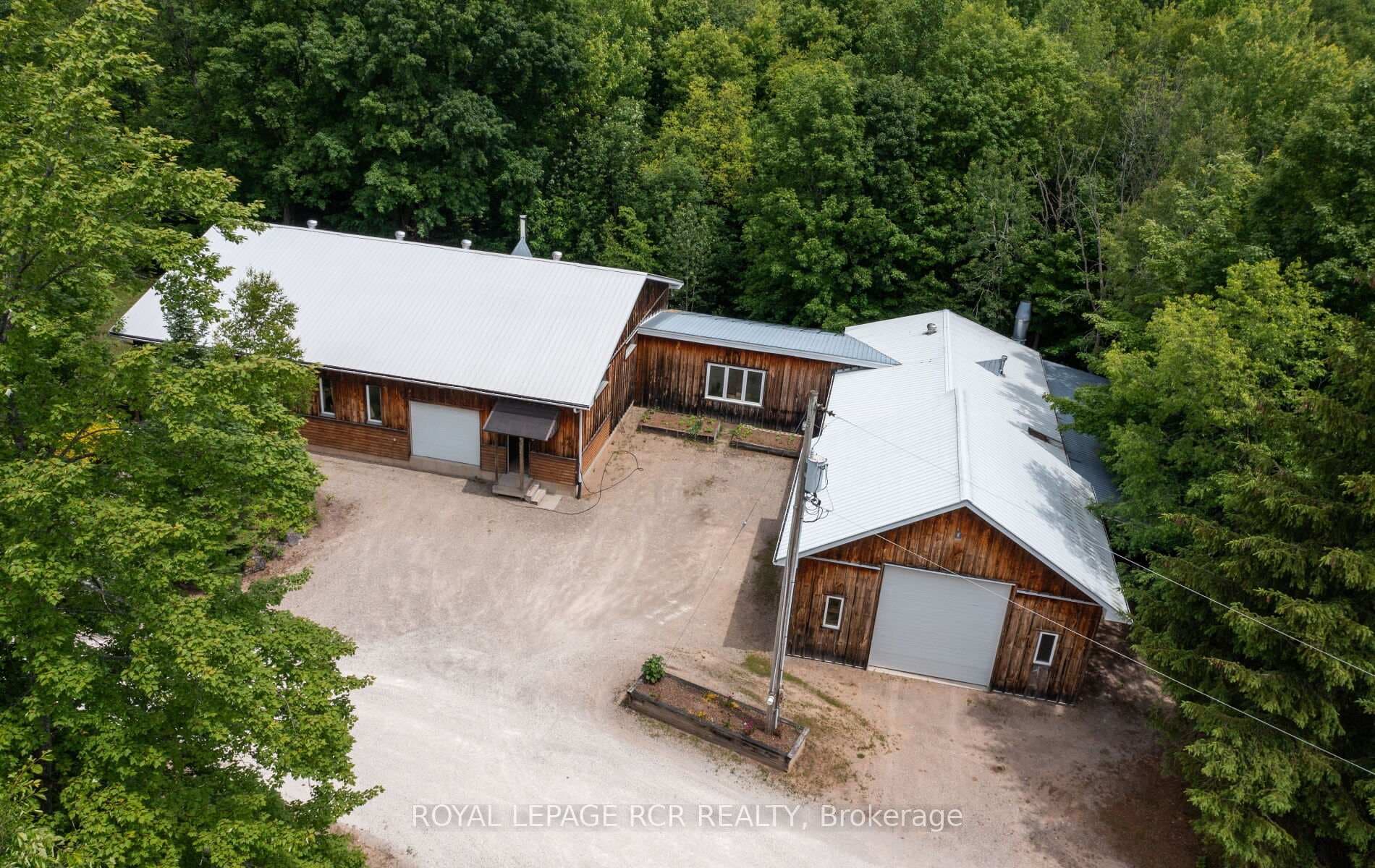 Approx. 6,800 sq.ft. of workshop and storage