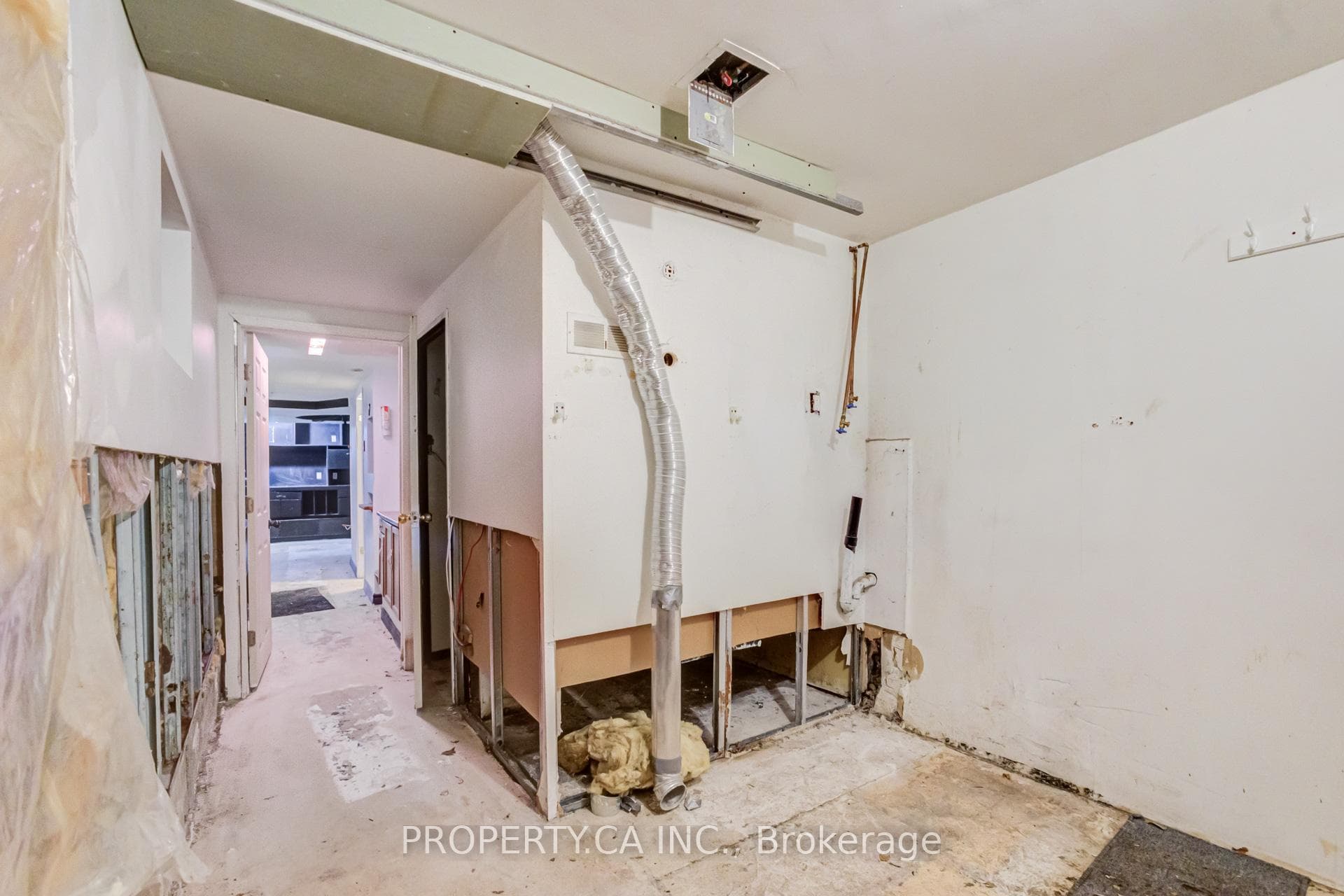 597 Rhodes Avenue photo 28