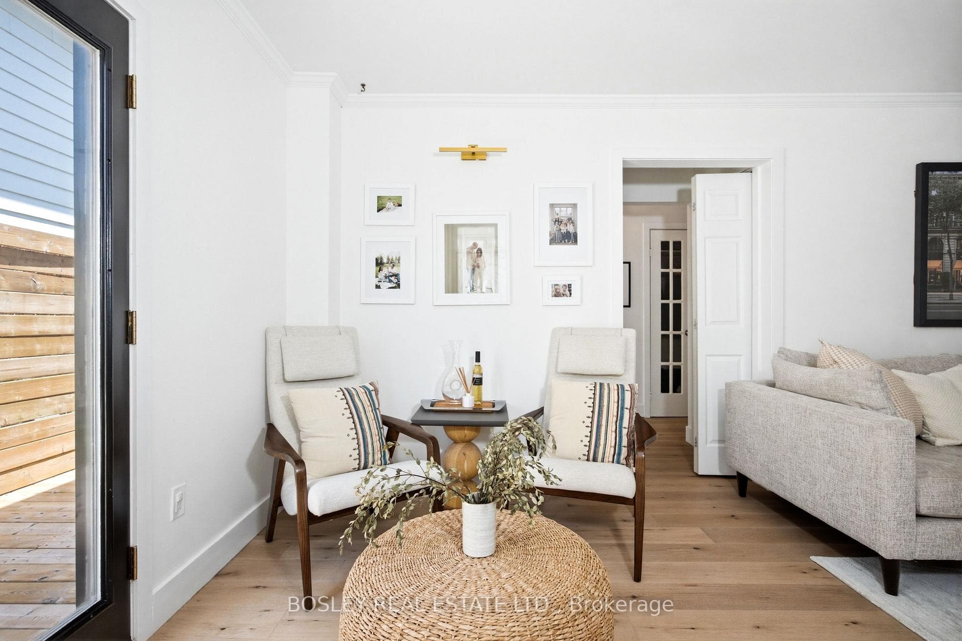 440 Sandford Street photo 10