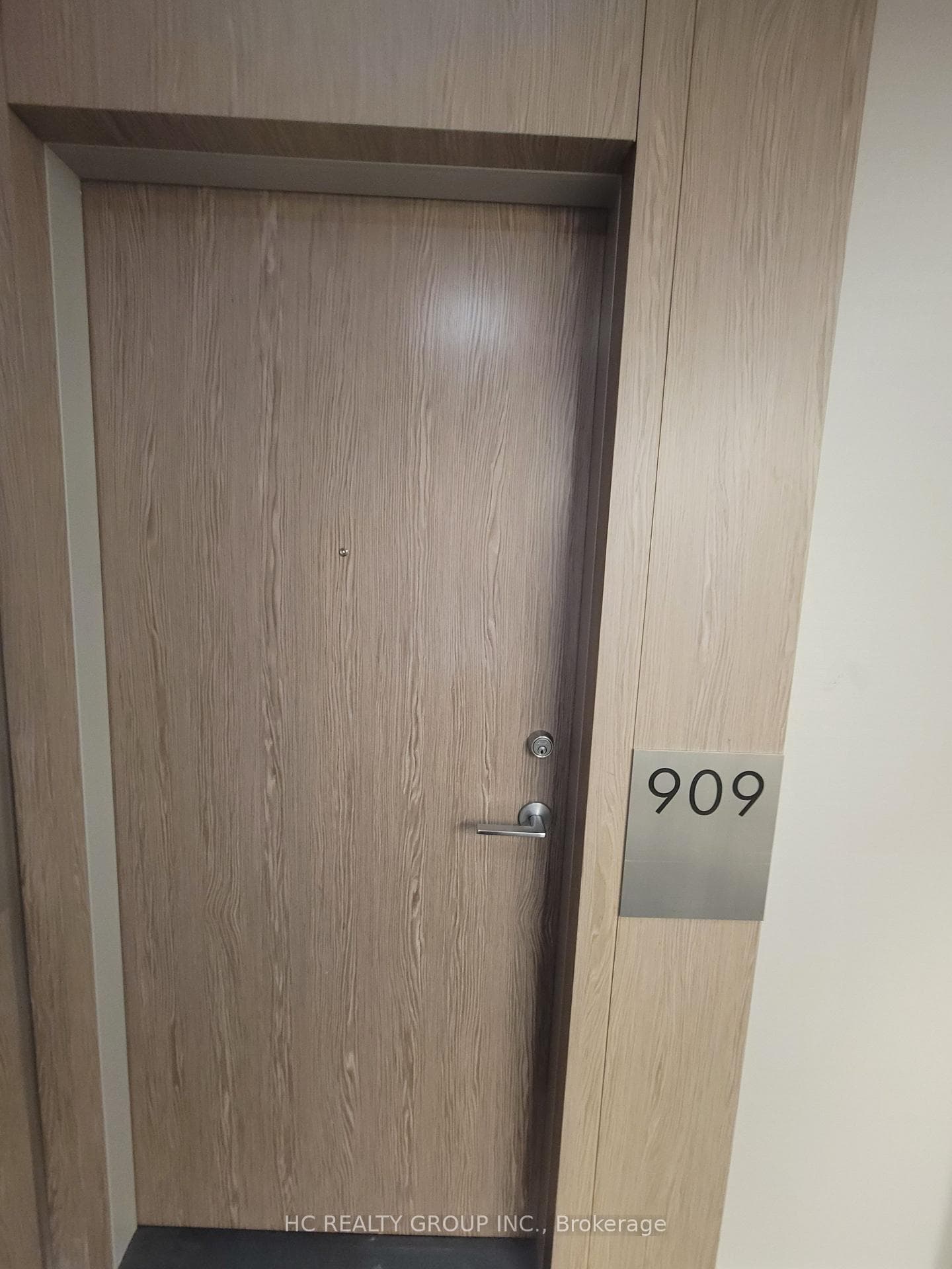 215 Queen Street Unit 909 photo 4