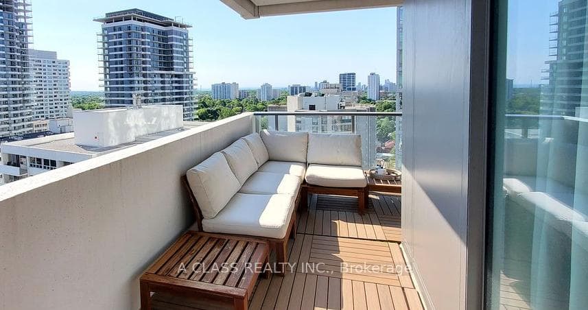 2221 Yonge Street Unit 1603 photo 13