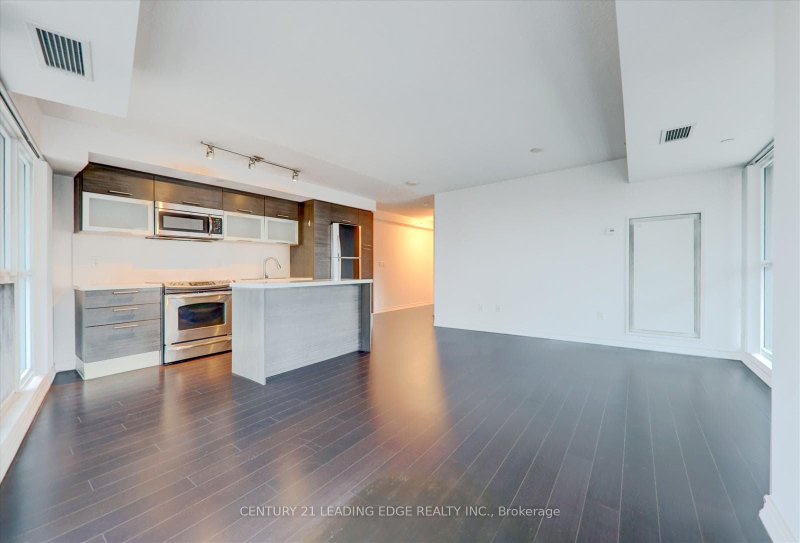 386 Yonge Street Unit 1002 photo 12