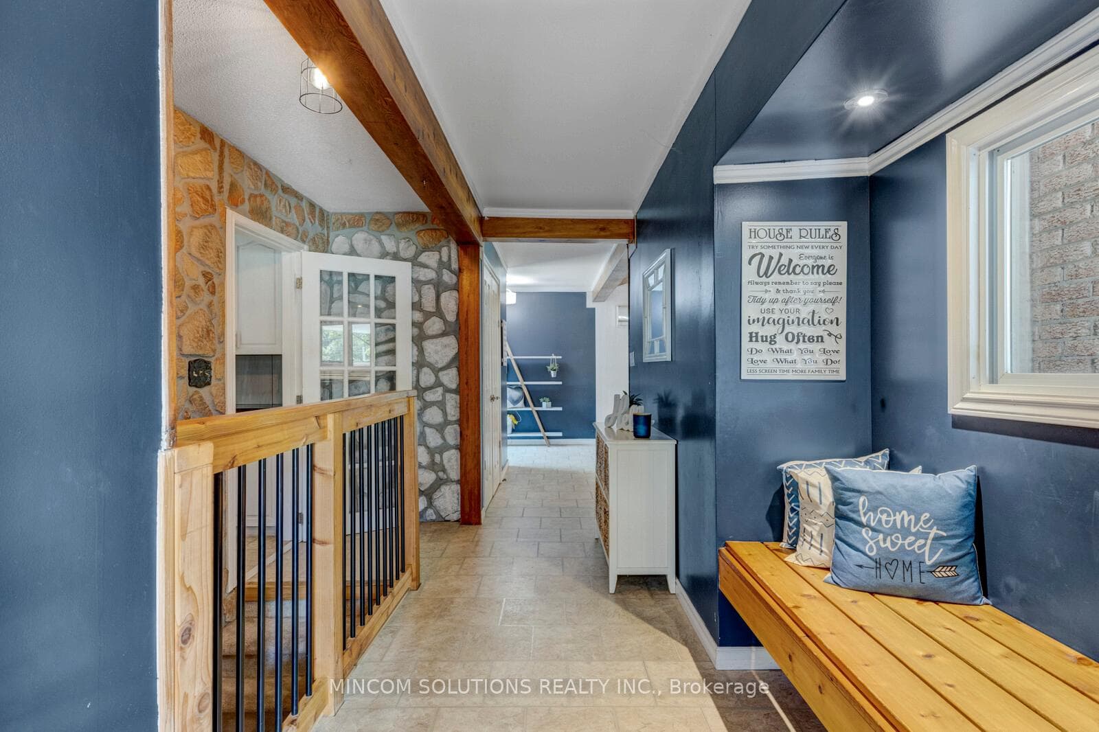 5663 Campbellville Road photo 4
