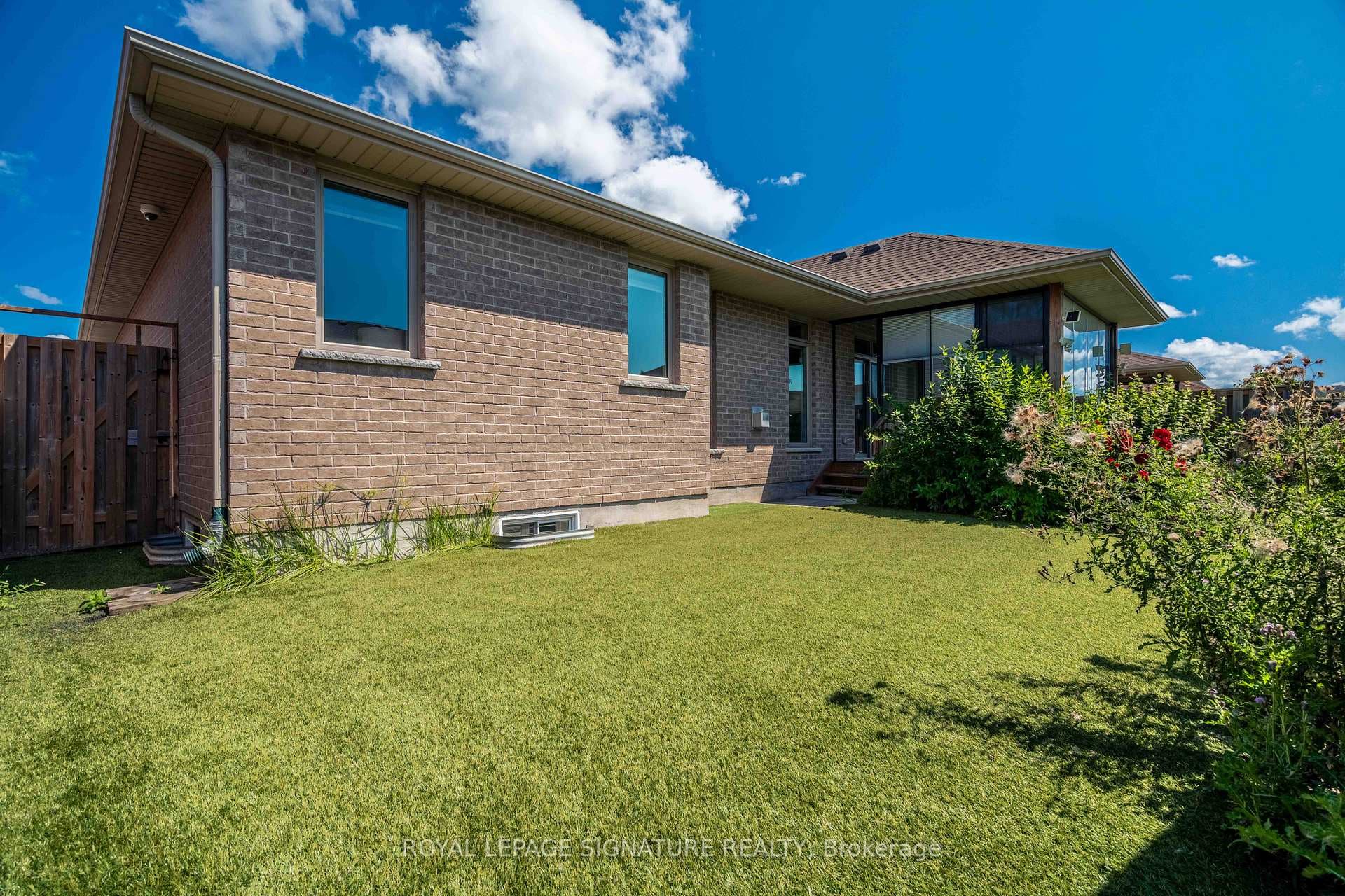 8518 Jennifer Crescent photo 30