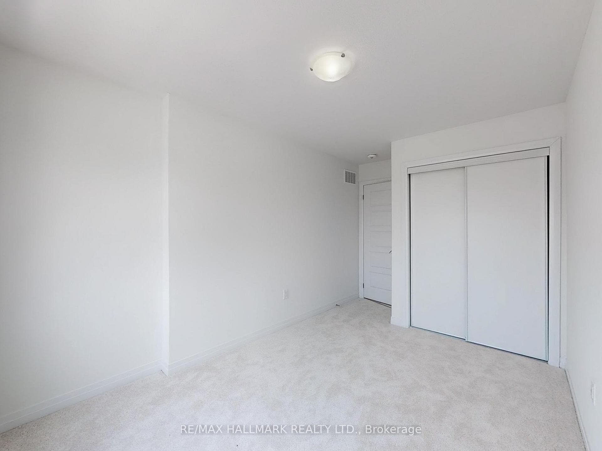 40 Velvet Way photo 35