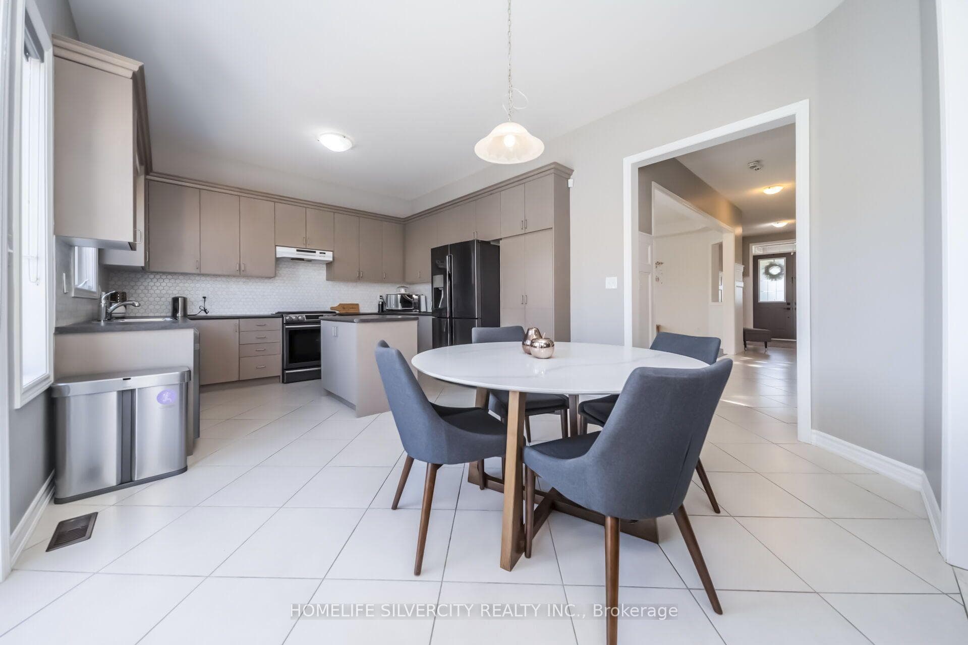14 Observatory Crescent photo 16