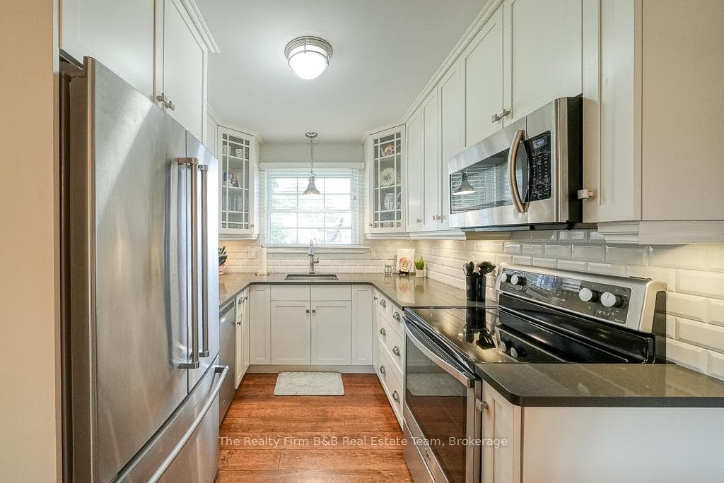 1142 BENNETT Terrace photo 32