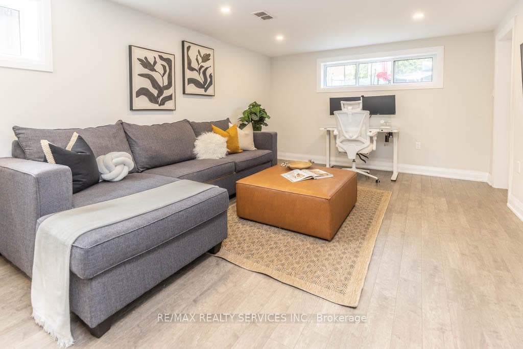 126 Roebuck Drive photo 19