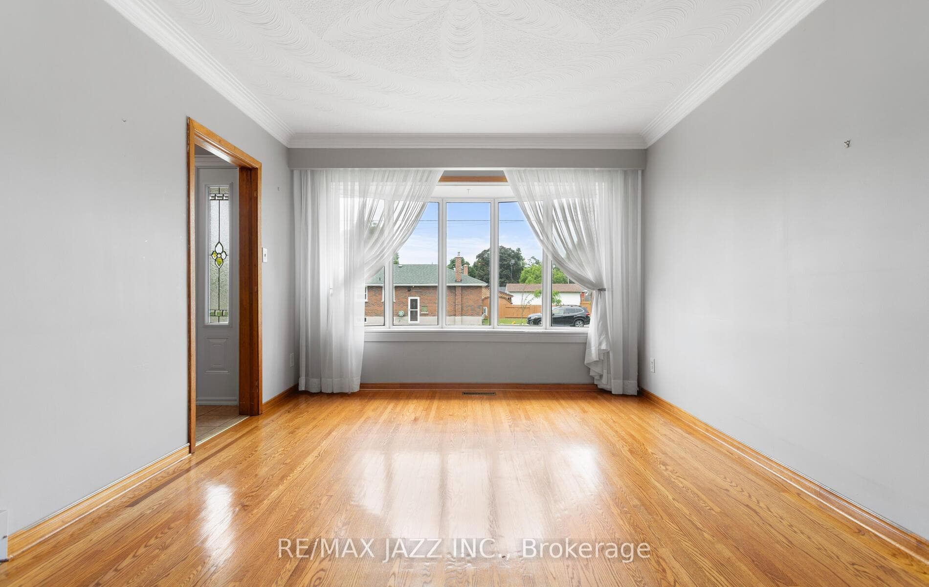 493 Crerar Avenue photo 5