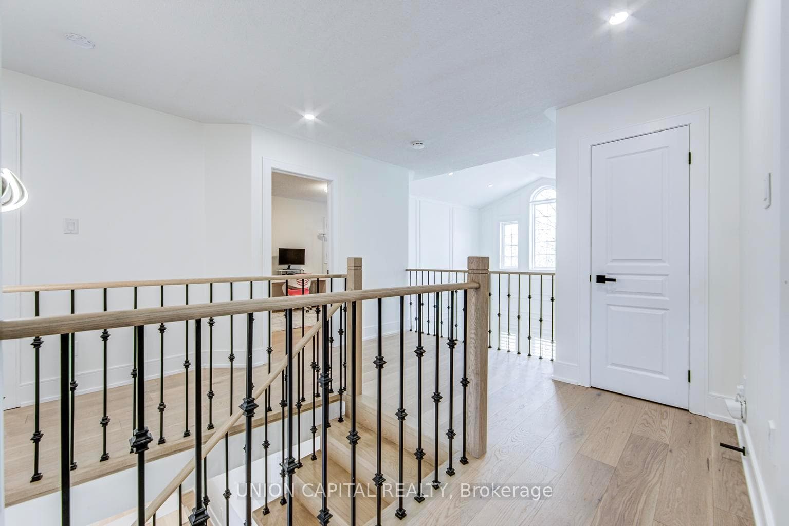 69 Southbrook Crescent photo 43