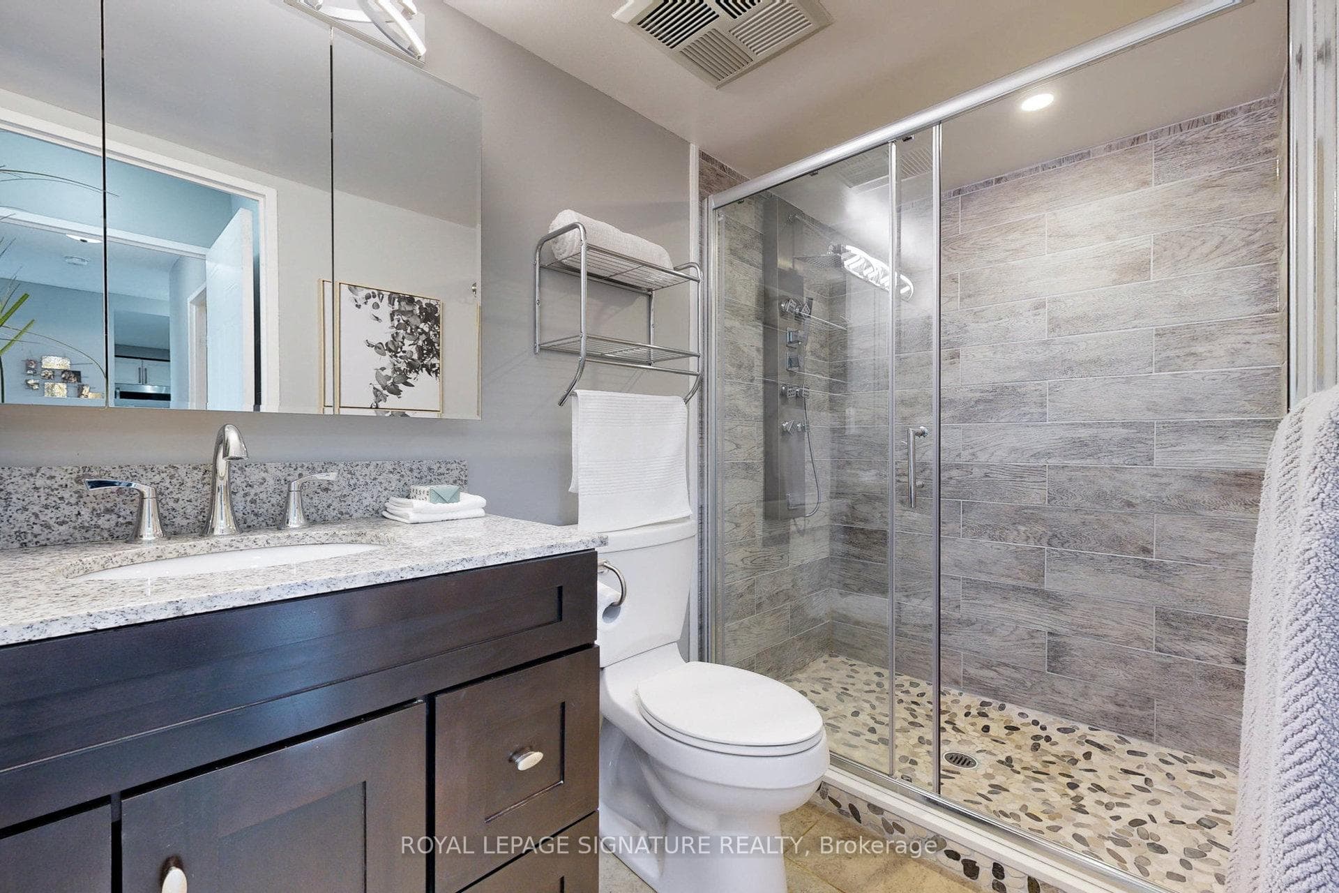 711 Rossland Road Unit 1201 photo 27
