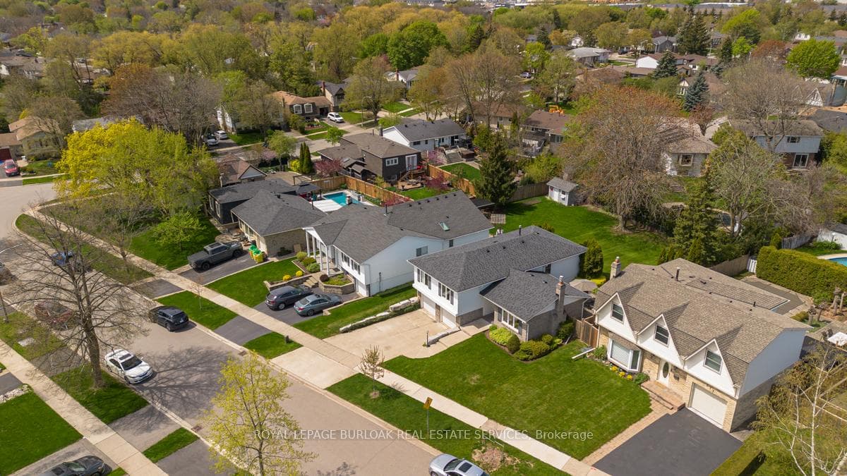 621 Laural Drive photo 6