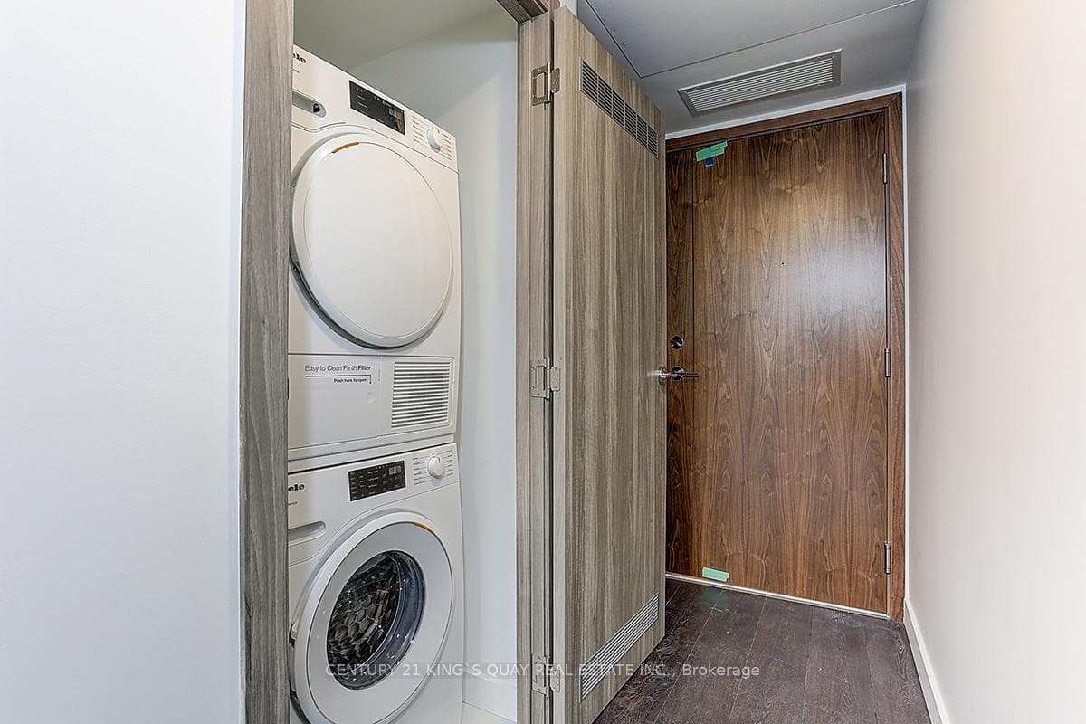 38 Widmer Street Unit 1103 photo 6