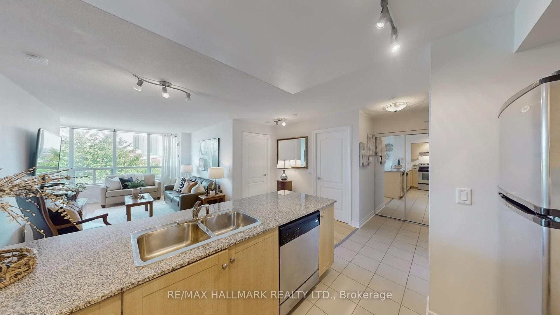 50 Disera Drive Unit 304 photo 6