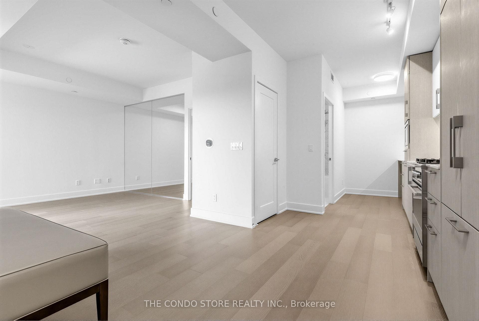 8 Manor Road Unit 406 photo 2