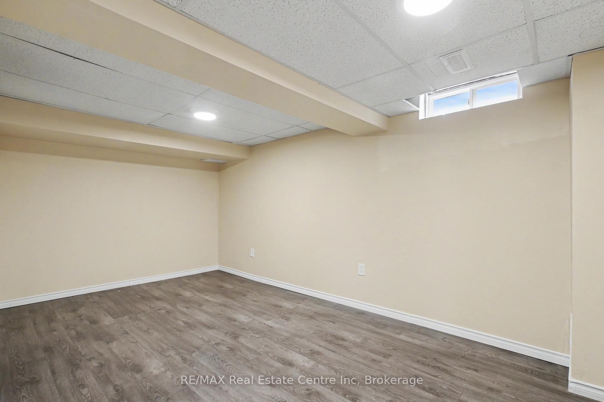 371 Bronte Street Unit 49 photo 30