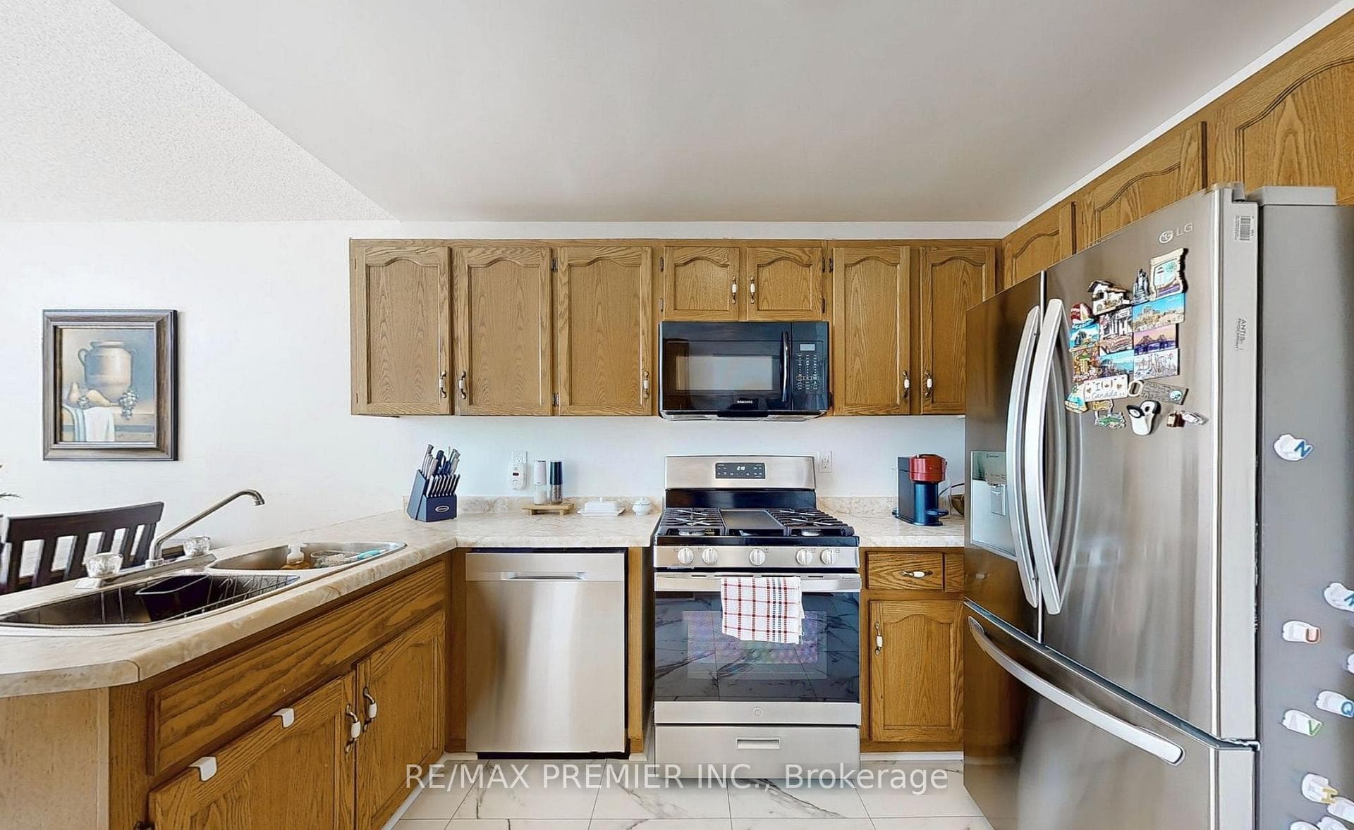 9 Wentworth Drive Unit 13 photo 11