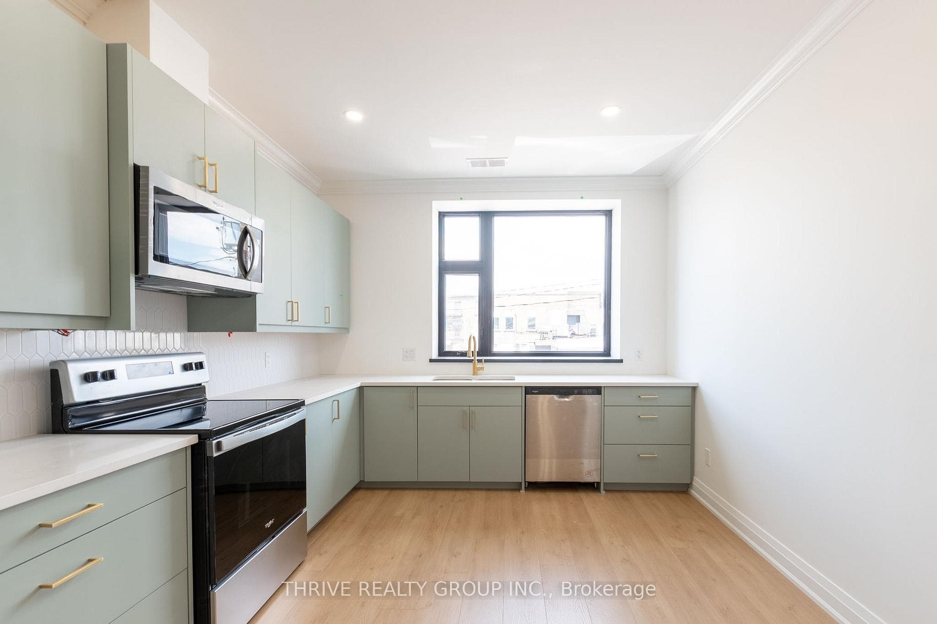 16 Hincks Street Unit 1 photo 2