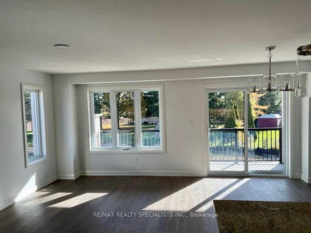 119 JEFFEREY Way photo 2