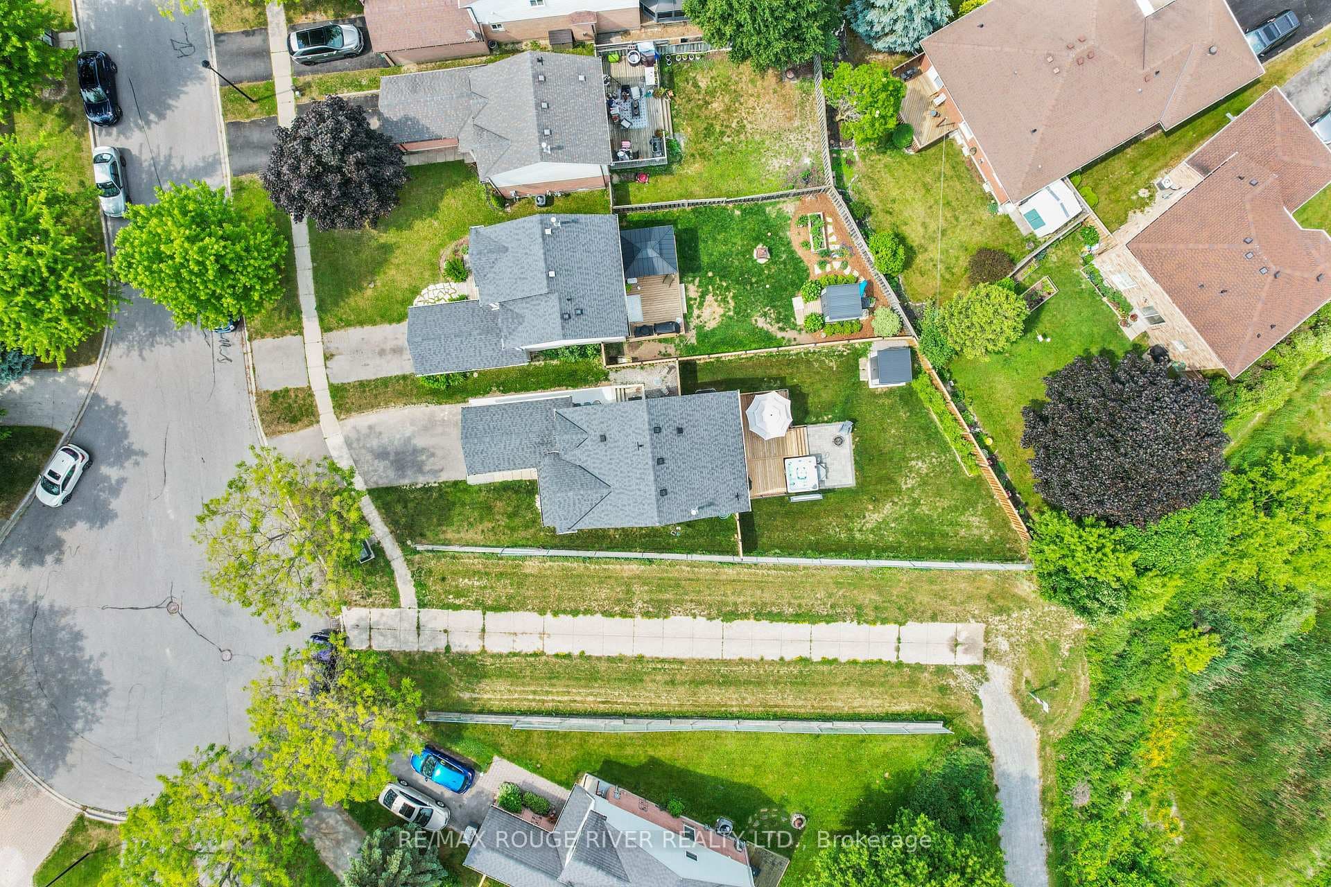 960 Fraser Court photo 33