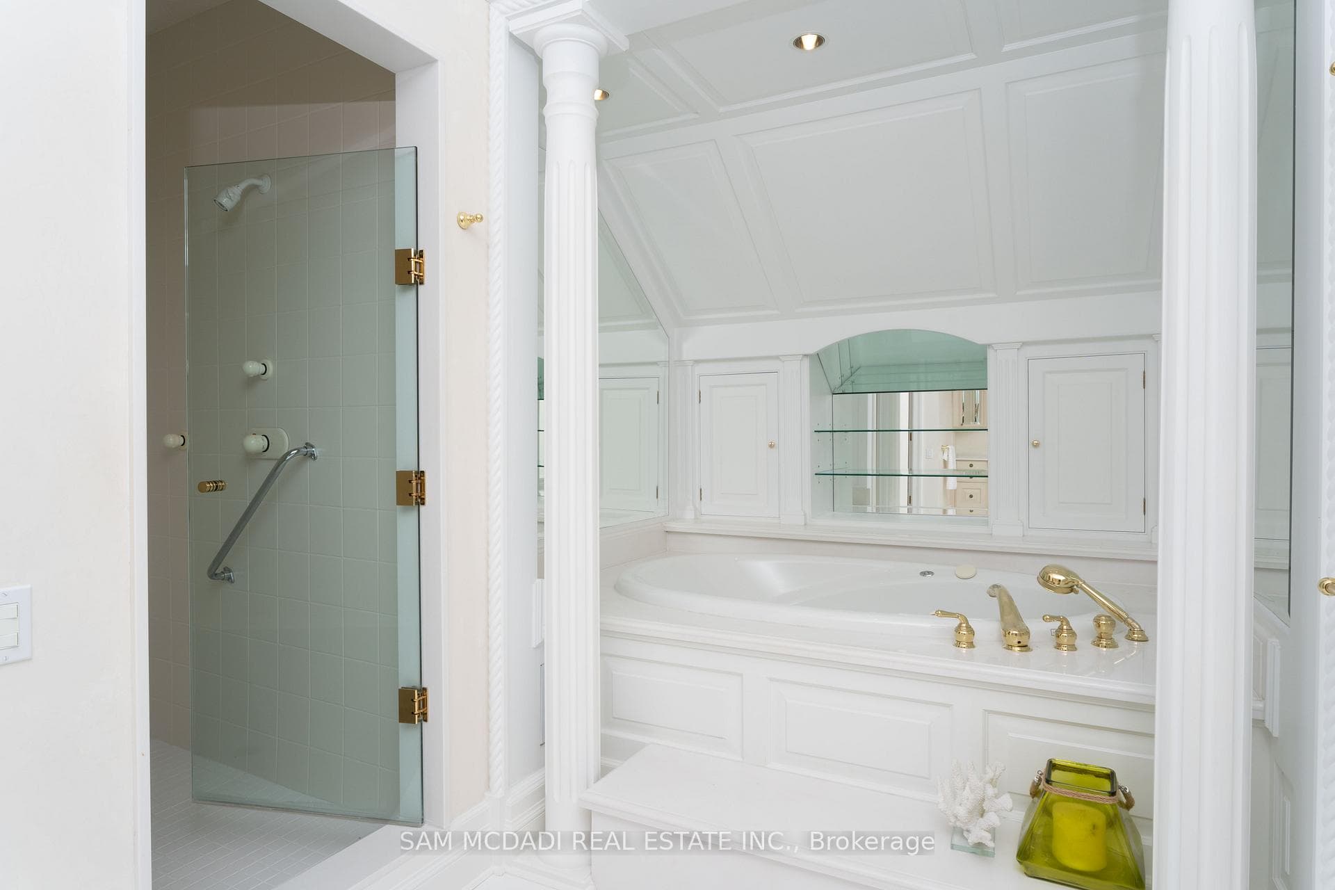 2033 Mississauga Road photo 26