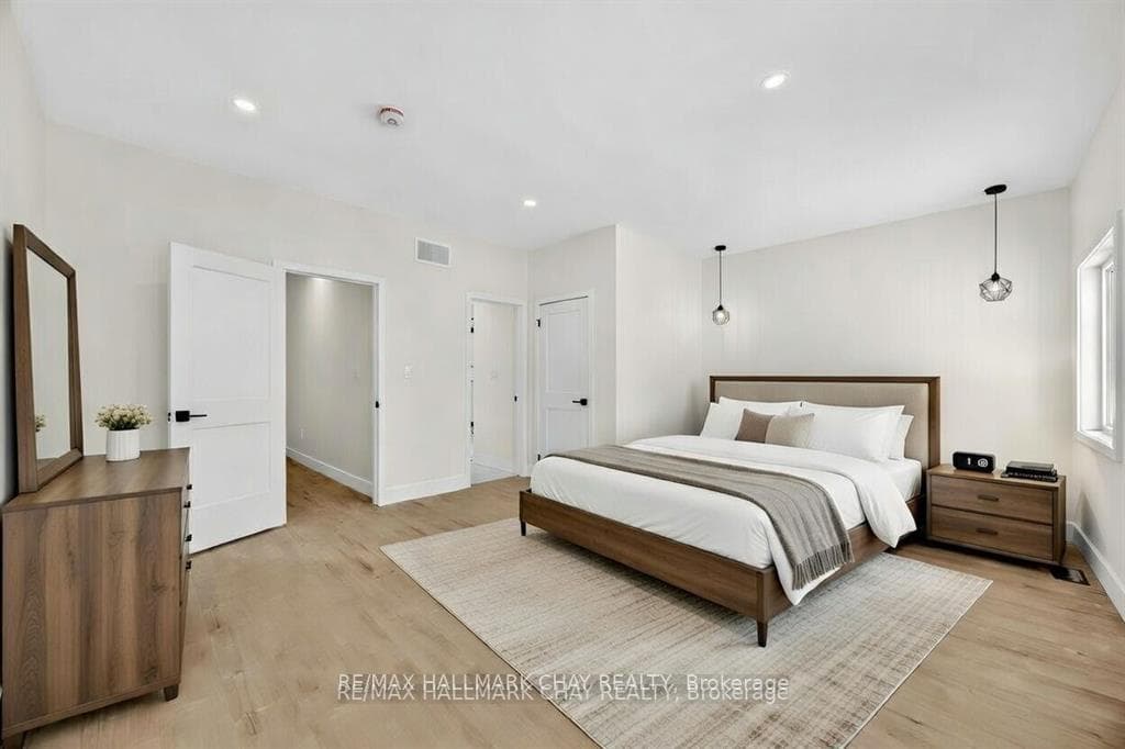 30 rose Avenue photo 7