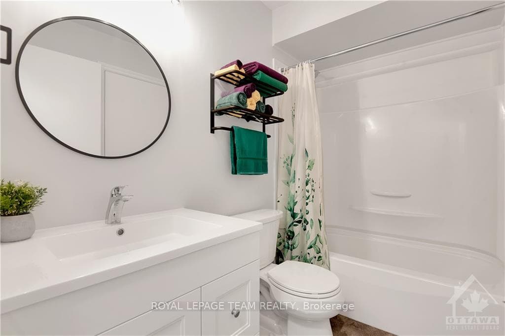 13 MAPLE Drive photo 14