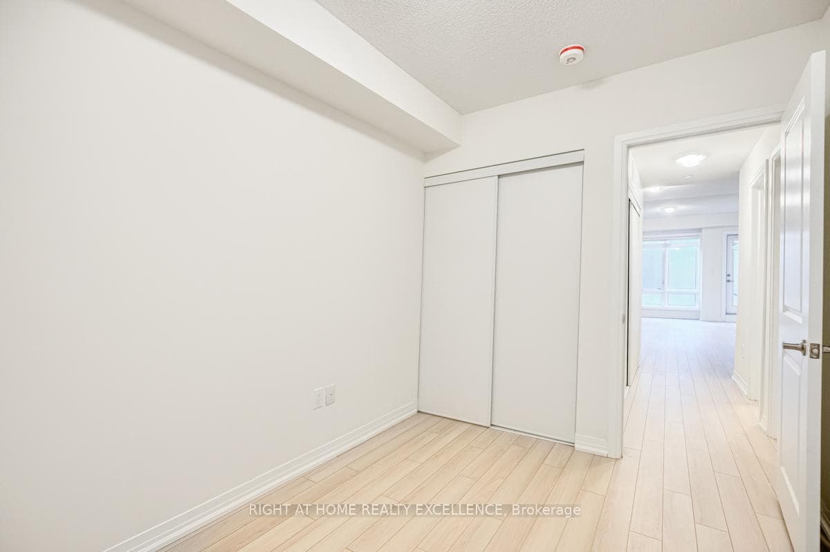235 Mclevin Avenue Unit 3 photo 21