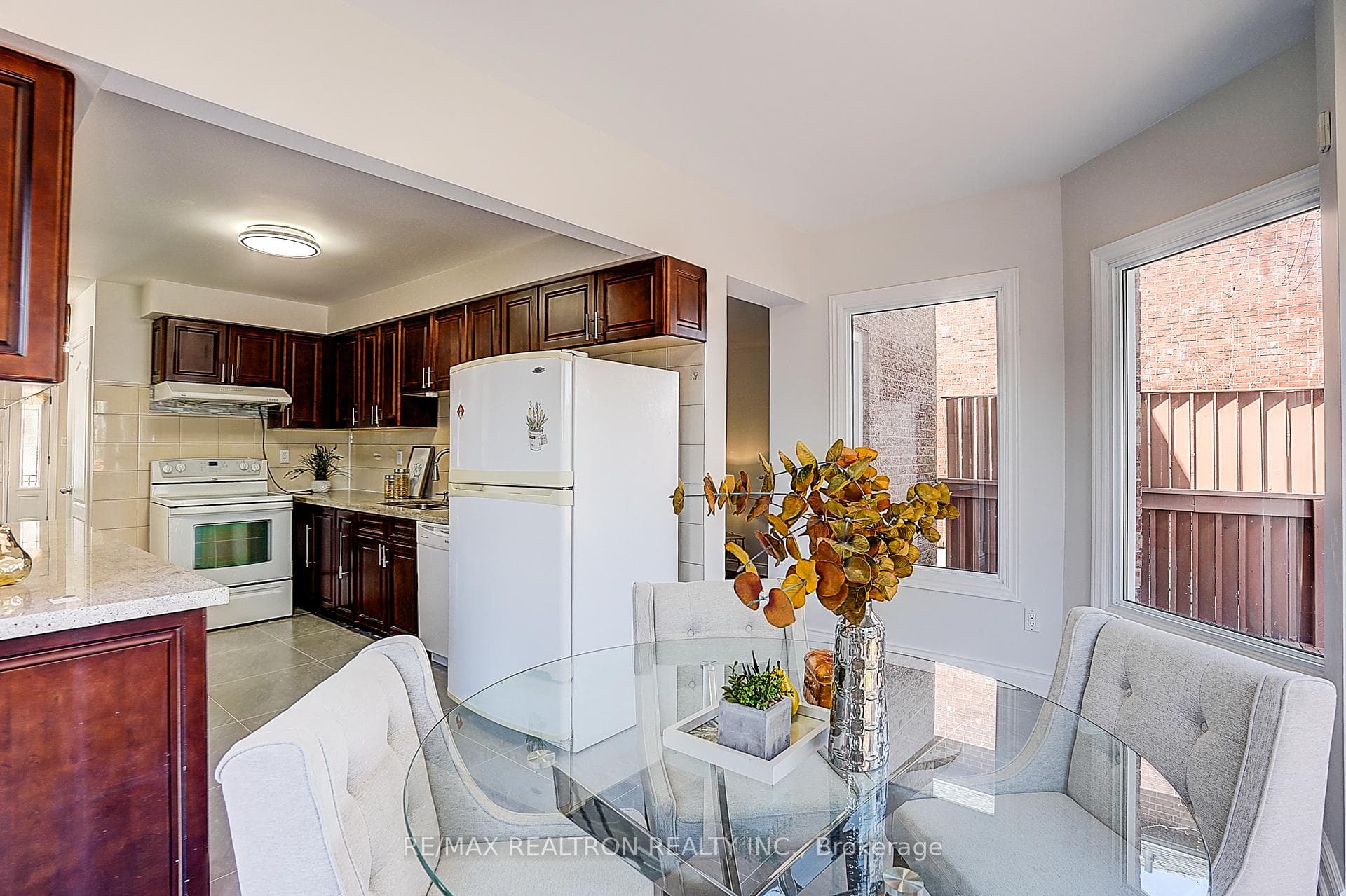 45 Stacey Crescent photo 18