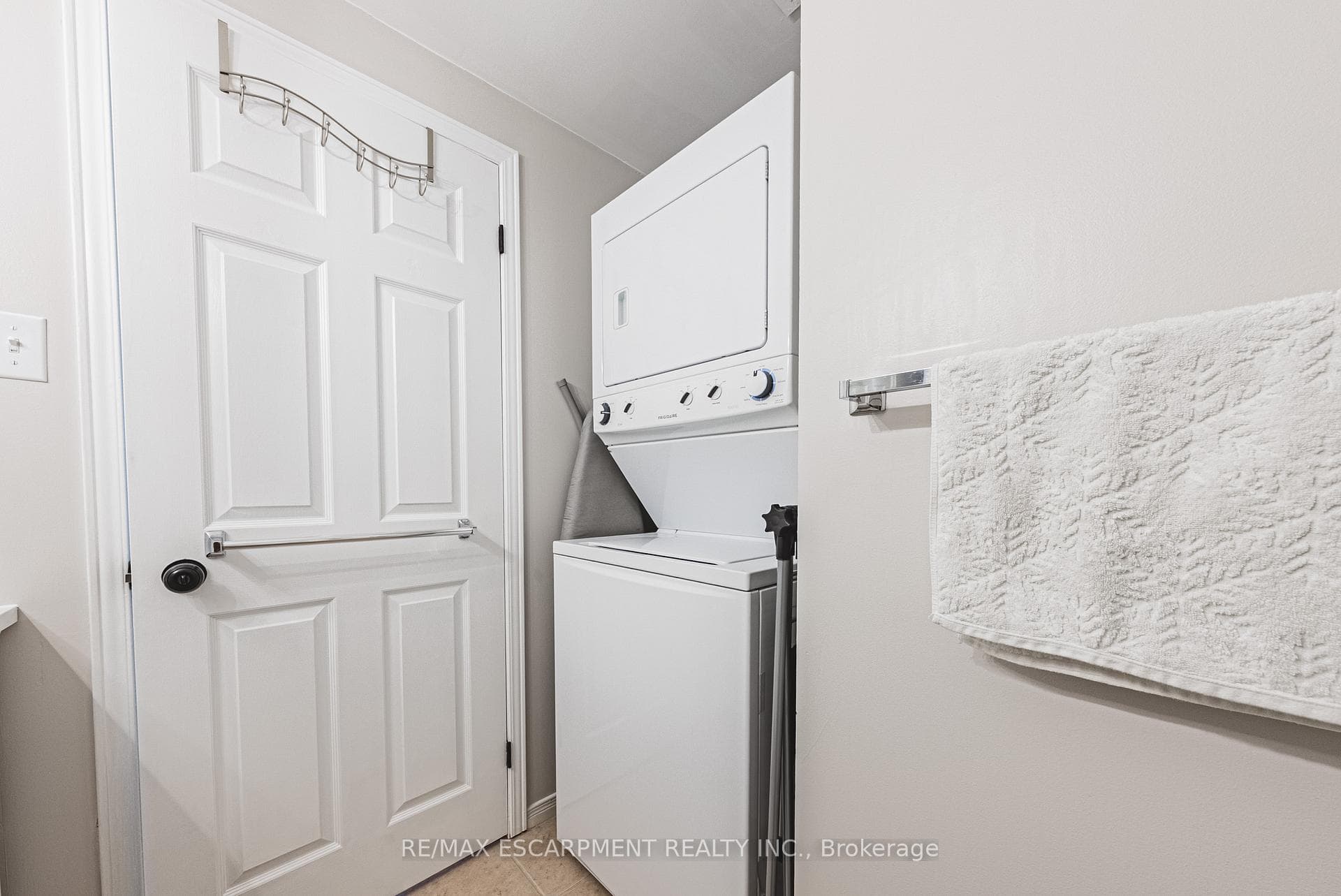 180 Limeridge Road Unit 103 photo 15