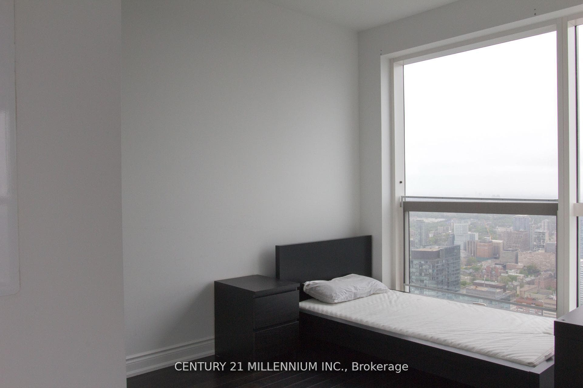 388 Yonge Street Unit 7002 photo 5