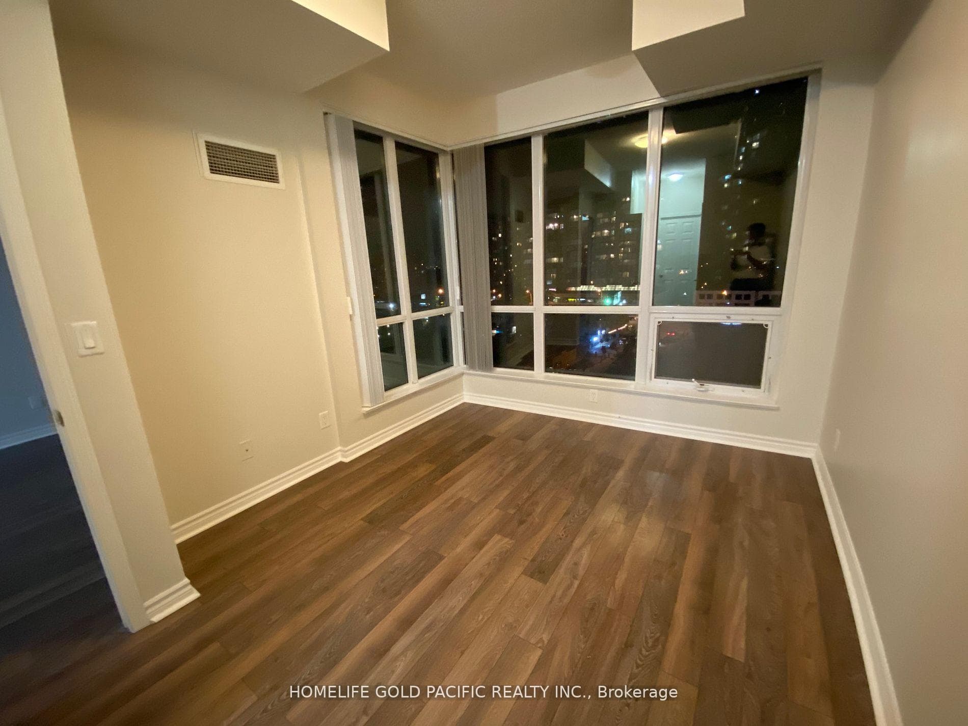 18 Holmes Avenue Unit 707 photo 16