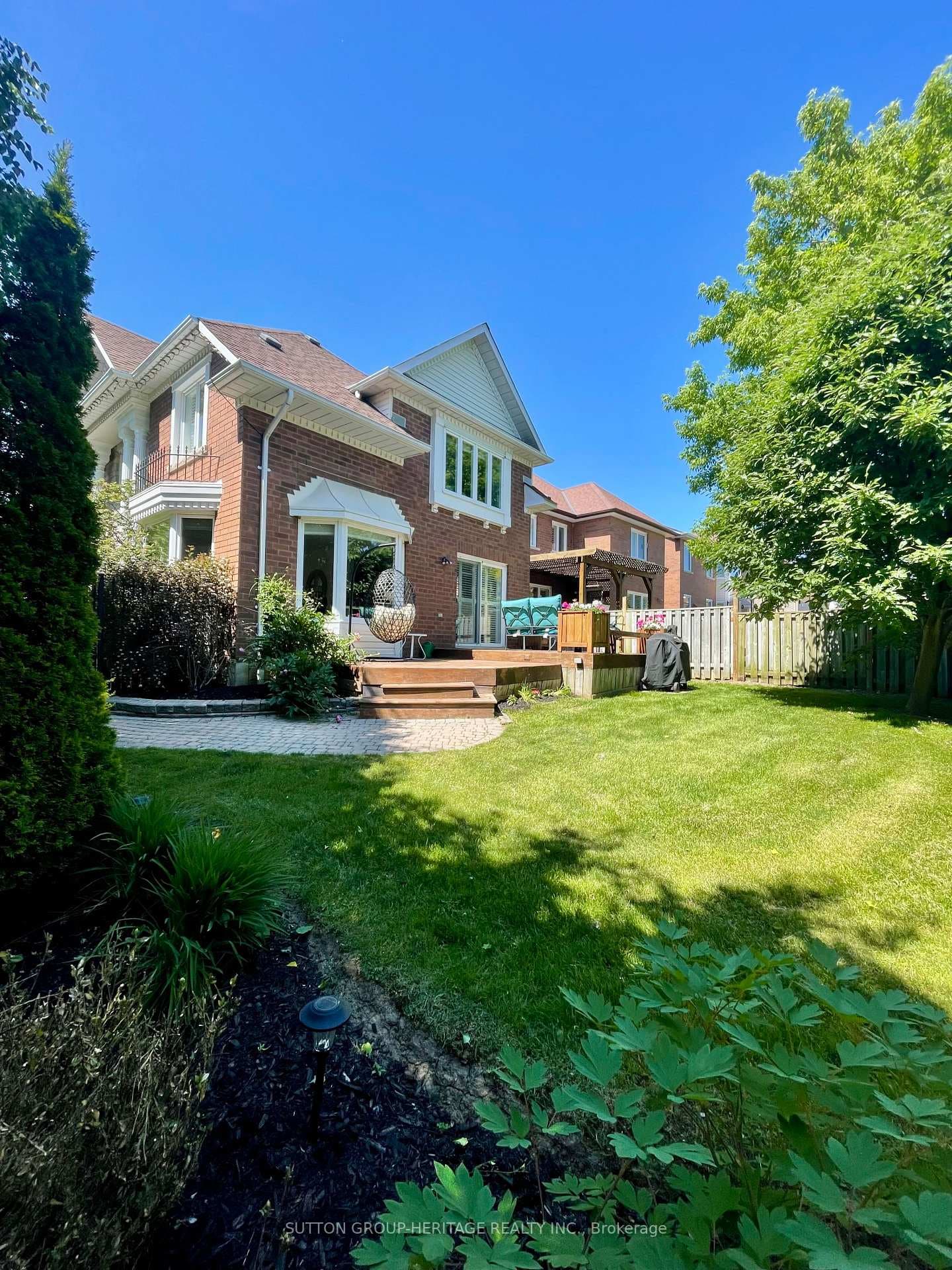 46 Mortimer Crescent photo 34