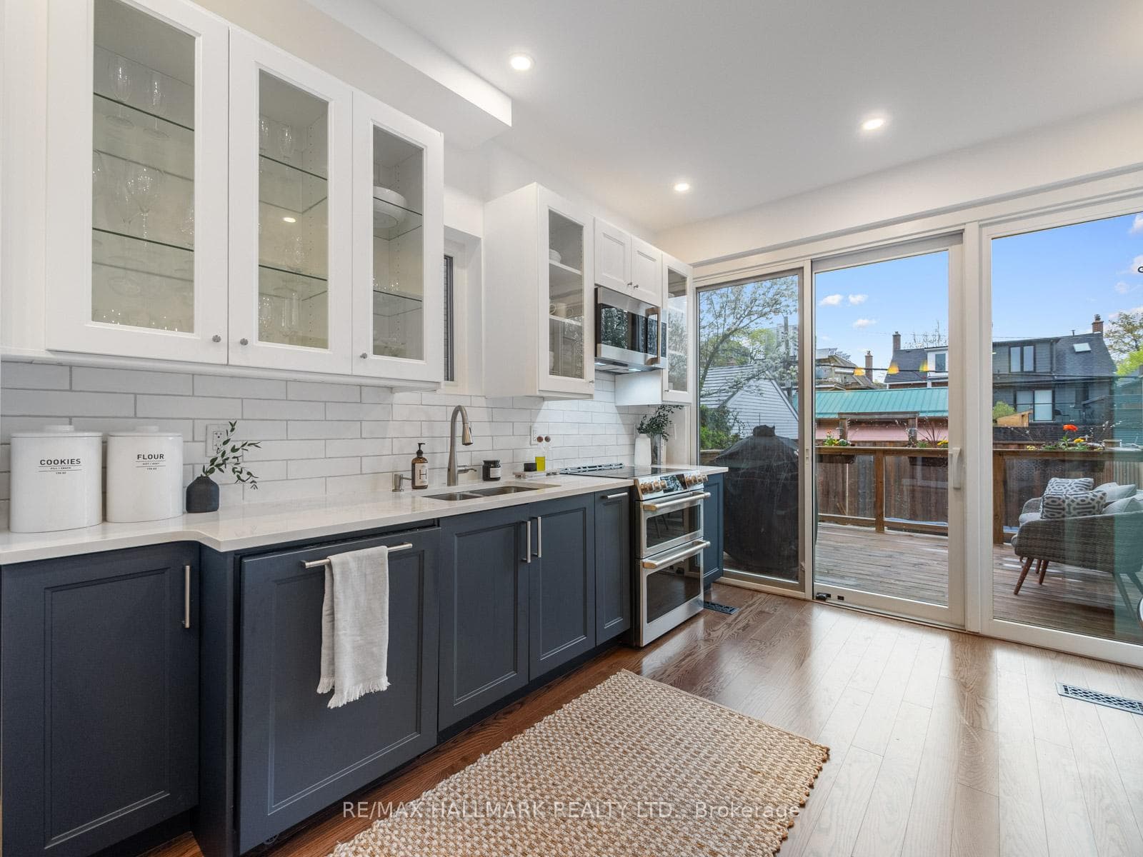 16 Bain Avenue photo 12