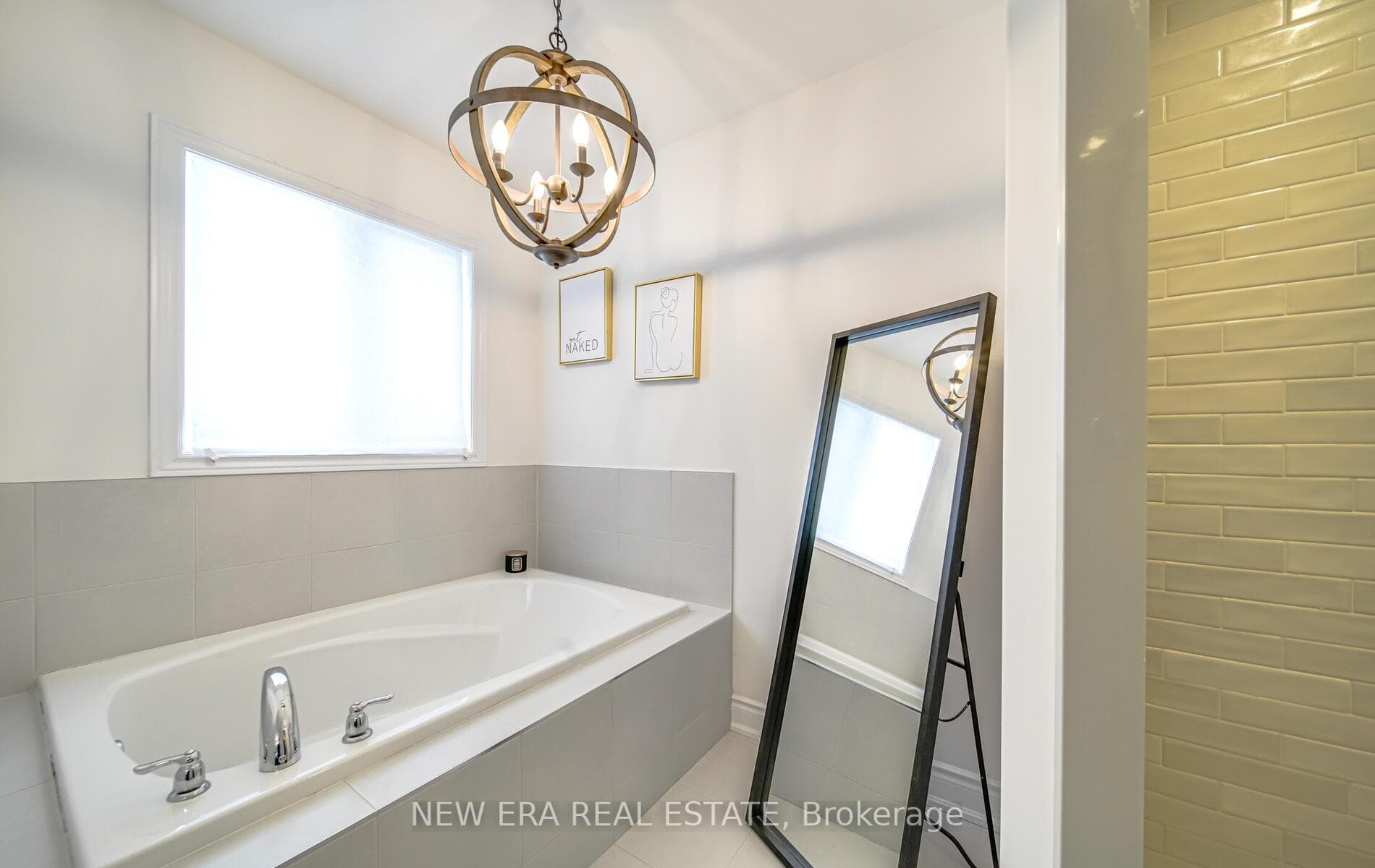 13 McCrae Crescent photo 23