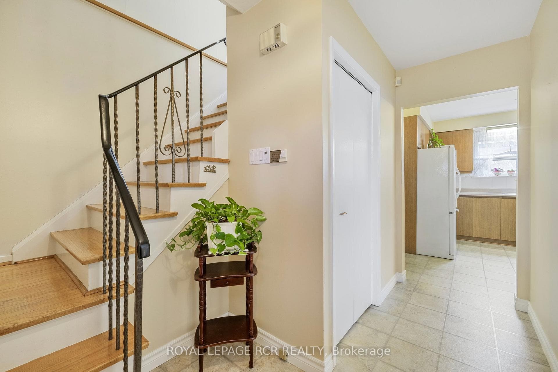 77 Shendale Drive photo 3