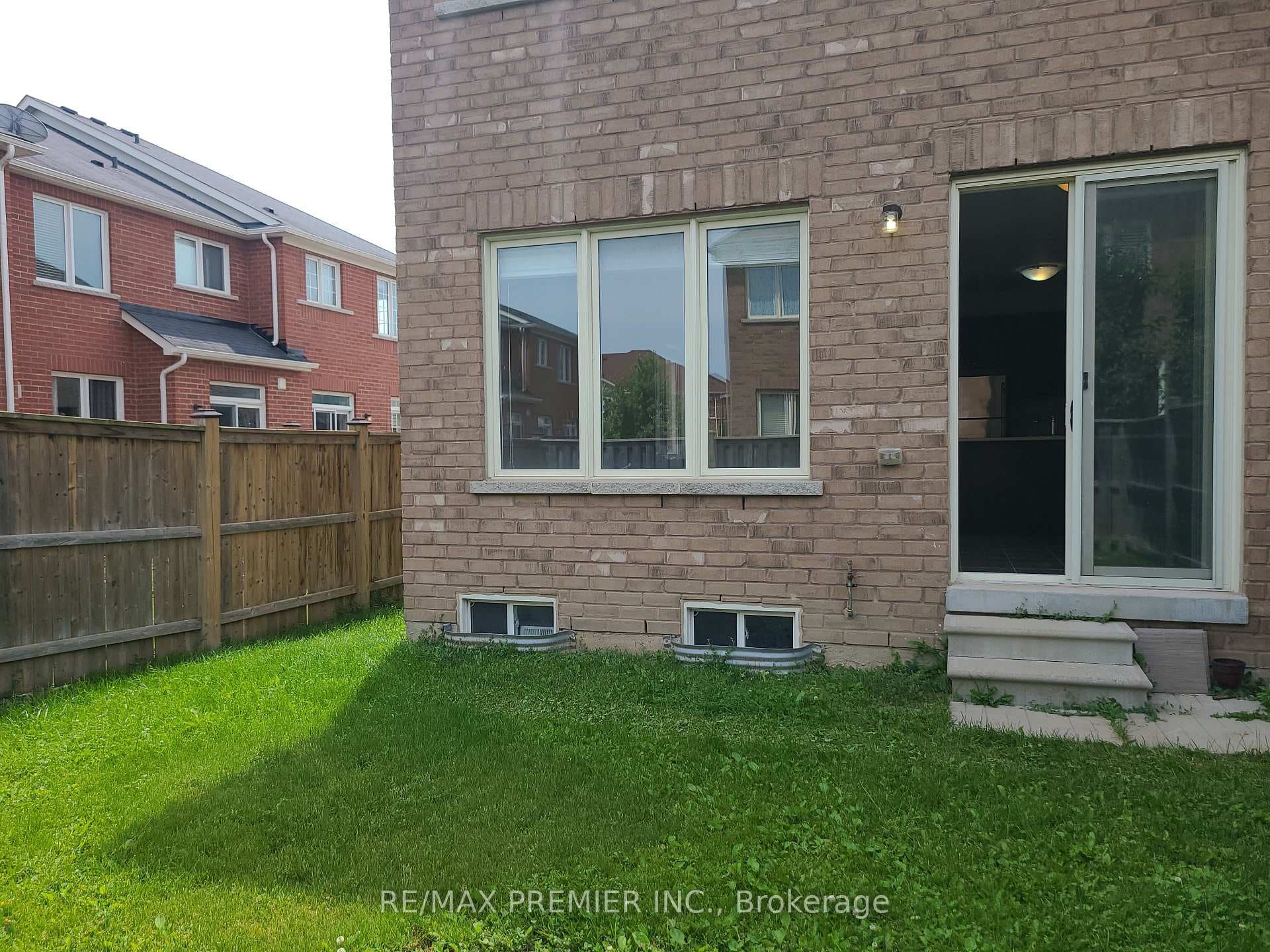 108 McCann Crescent photo 24